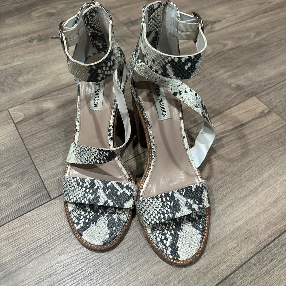 Steve Madden Gray Snakeskin Ankle Strap Sandals